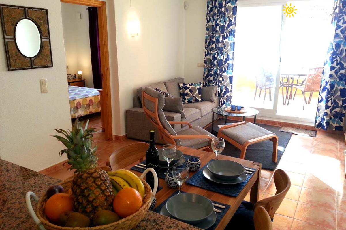 Salón con acceso a la terraza de Apartment Vistamar 2